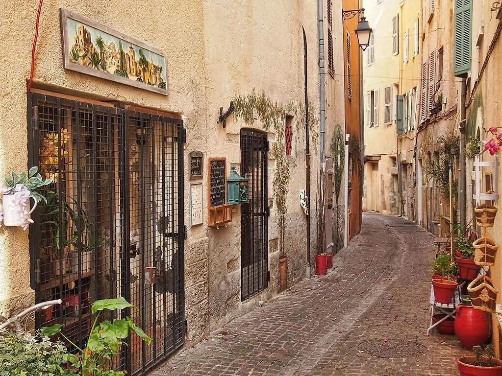 Souvenirs D'Hier Apartment Hyeres